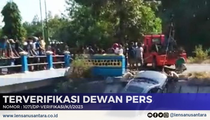 Mobil Sedan Mercy Terjun ke Sungai di Maospati Magetan