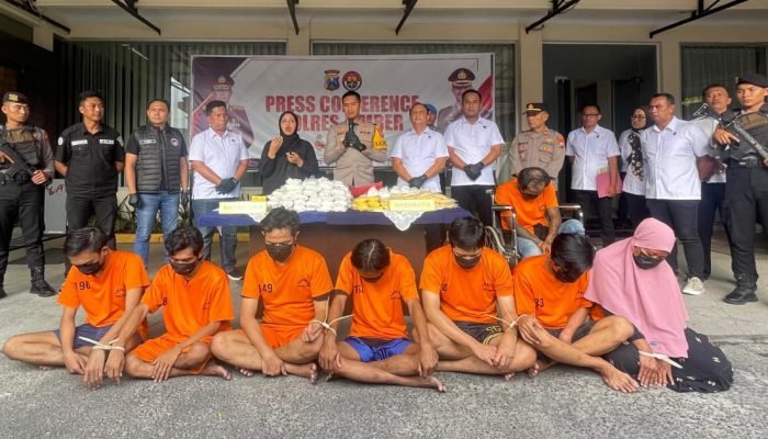 Satreskoba Polres Jember Amankan Ratusan Ribu Obat Terlarang dan Sabu, 1 Tersangka Perempuan Diamankan