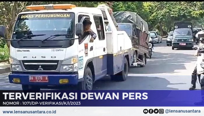 “Perang” Terhadap Parkir Liar, Dishub Kota Padang Derek Mobil Pengendara Nakal