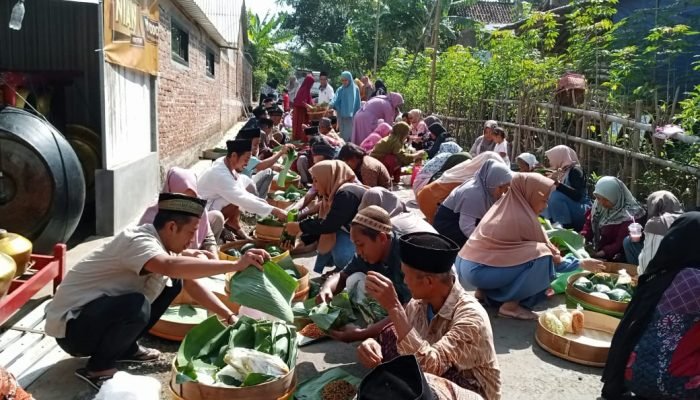 Ribuan Masyarakat Banjarnegara, Ikuti Tradisi Tenongan Menyambut Bulan Asyura
