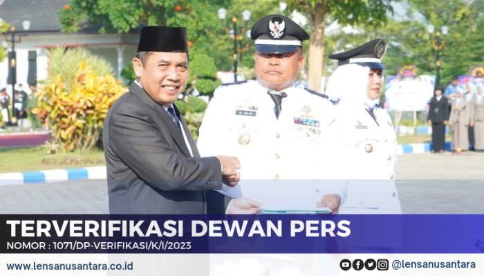 Pj Bupati Madiun Serahkan SK Perpanjangan Jabatan 192 Kepala Desa di Upacara Harjad ke-456