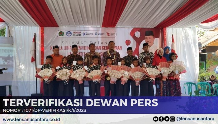 Disdikbud Pamekasan Beri Penghargaan Tujuh Siswa SDN Duko Timur 1 Peraih Juara JSO Tingkat Nasional 2024