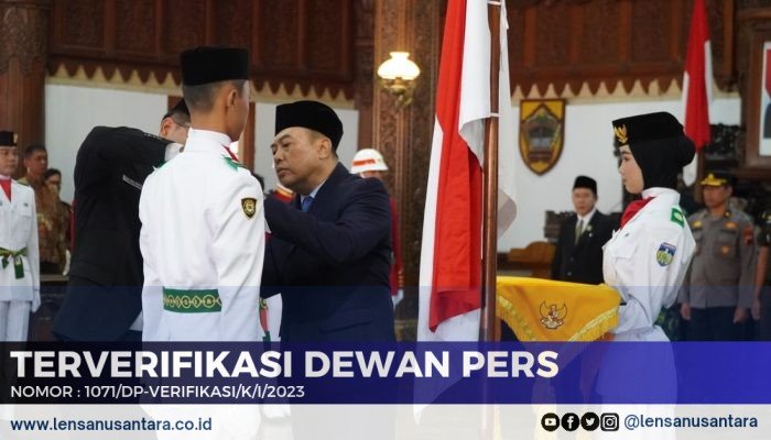 Pj Bupati Jepara Kukuhkan 30 Pasukan Pengibar Bendera Pusaka Merah Putih