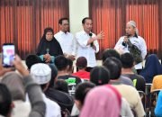 Presiden Jokowi Serahkan Bantuan Cadangan Pangan di Sleman