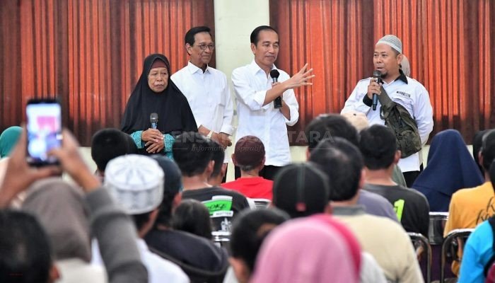 Presiden Jokowi Serahkan Bantuan Cadangan Pangan di Sleman