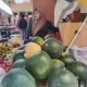 Pedagang Buah di Pasar Kolpajung