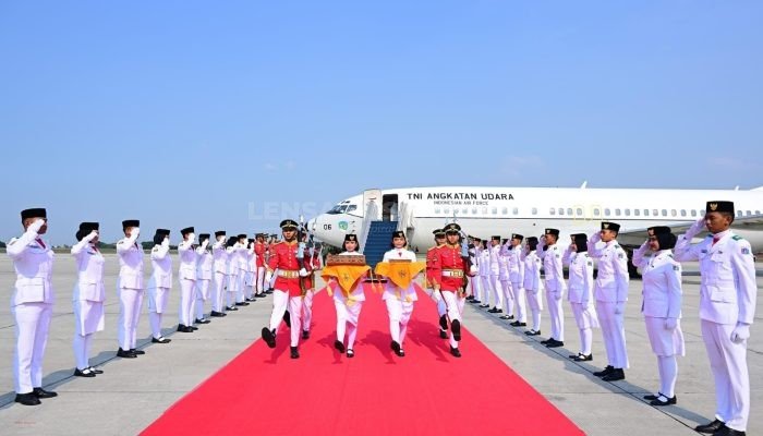 Sang Merah Putih dan Teks Proklamasi Tiba di Jakarta, Kirab Berlanjut ke Monas