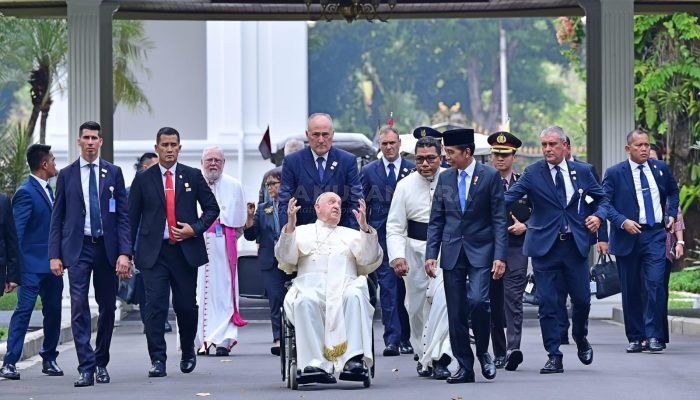 Presiden Jokowi Sambut Kunjungan Kenegaraan Sri Paus Fransiskus di Istana Merdeka