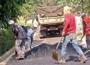 Pemdes Pasawahan Kidul di Purwakarta Manfaatkan DD Hotmix Jalan Desa