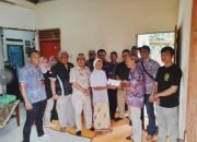 Ringankan Korban Kebakaran, PPDI Kecamatan Susukan Banjarnegara, Berikan Bantuan ke Nenek Risah