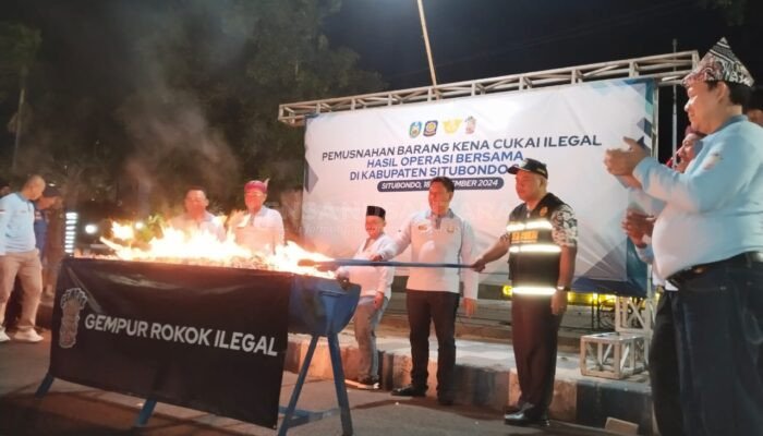 Puluhan Ribu Batang Rokok Ilegal Hasil Razia di Situbondo Dimusnahkan
