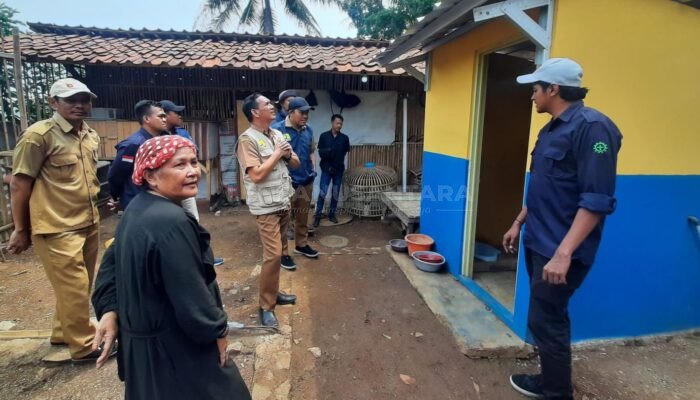 Disperkim Purwakarta dan Tim Monitoring ke Desa Penerima Bantuan Program Sanitasi dan SAB