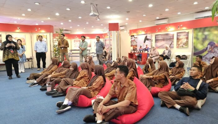 Lebih dari 600 Pelajar Karya Wisata Kunjungi PHR Journey Room