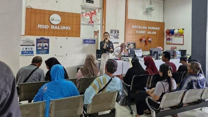 Tim Humas PKRS RSD Balung Jember Gelar Penyuluhan Kesehatan Tentang Penggunaan Obat Dagusibu dan Sosialisasi Aplikasi Mobile JKN