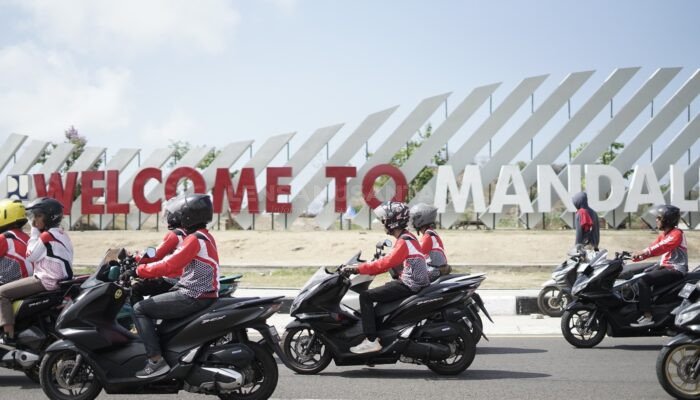 Kebersamaan Komunitas Honda PCX Menggema di MotoGP Mandalika 2024