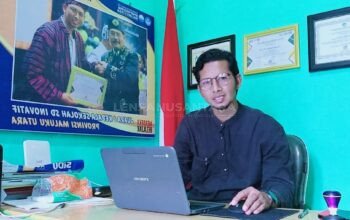 Kepala Sekolah Dasar (SD) Inpres 2 Nggele