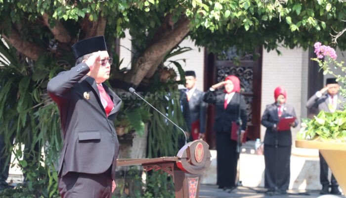 Peringati Hari Jadi Provinsi Jatim ke-79, Pj Gubernur Jawa Timur Upacara dan Ziarah di Makam Bung Karno