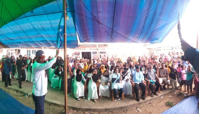 Sampaikan Program Prioritas Kamajuan Taliabu, Sasha – Yasir Dikerumuni Warga Desa Limbo Lohobuba