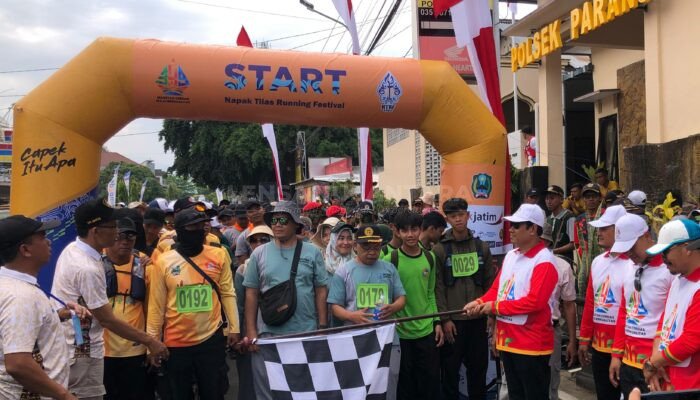 Meriah! Ribuan Peserta Ramaikan Napak Tilas NGUPATAN Hari Jadi ke-349 Magetan