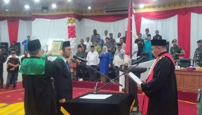 Zulfan Azmi Dilantik Jadi Pimpinan DPRD Kabupaten Kampar