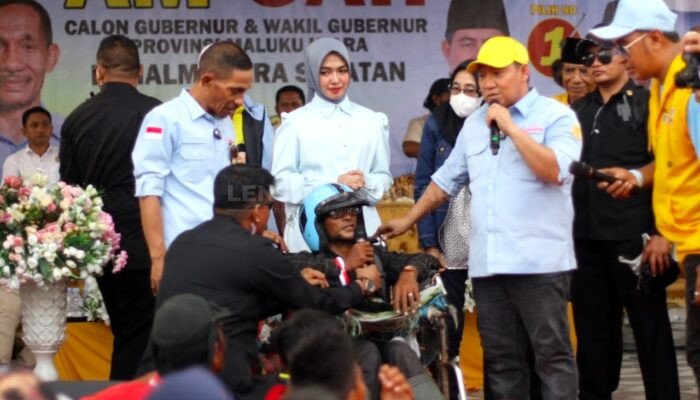 Aliong Mus Berangkatkan Pria Lumpuh ke Jakarta untuk Jalani Cek Up Kesehatan