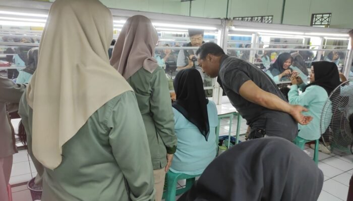 Kunjungi Pabrik Rambut Palsu di Banjarnegara, Cagub Jateng Andika: Kita Dukung Perusahaan Memperbesar Ekspor