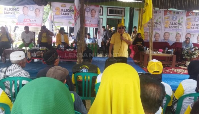 Tatap Muka dengan Masyarakat di Desa Gane Luar, Pasangan AM-SAH Temukan Masalah Air Bersih dan Listrik