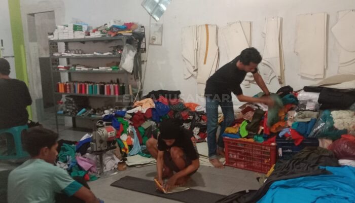 Jelang Pilkada, Pelaku Usaha Konfeksi di Pamekasan Sepi Pesanan