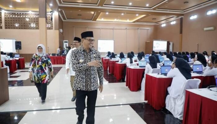 Pj Bupati Pamekasan Beri Motivasi Peserta Tes CPNS 2024