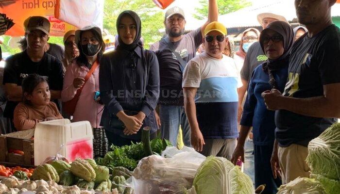 Blusukan di Pasar CBD Morotai, Aliong Mus Menyapa dan Berdialog dengan Warga Pedagang