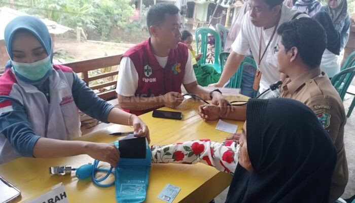 Peringati HKN ke-60, Dinkes Banjarnegara Melakukan Kegiatan Baksos dan Caping Nanda