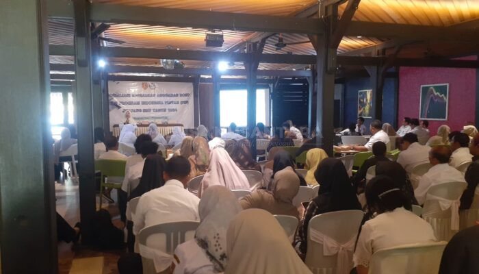 Sosialisasi Pengelolaan Anggaran BOS Kinerja dan Program Indonesia Pintar di Kotawaringin Barat