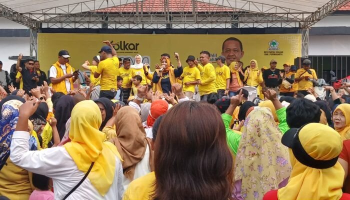 Ribuan Emak-emak dan Kader di Purwakarta Meriahkan Senam Sehat HUT ke-60 Partai Golkar