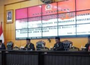 Rapat Paripurna DPRD Kota Blitar, Santoso Sampaikan Pandangan terhadap Raperda mengenai APBD 2025