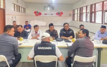 Koordinator Tim Hukum Kharisma Lawyer
