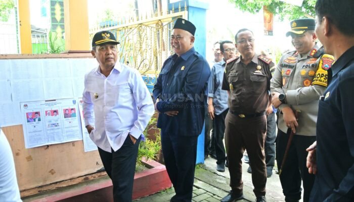 Pantau TPS, Pj Bupati Madiun Imbau Pendukung Paslon Rayakan Kemenangan dengan Bijak