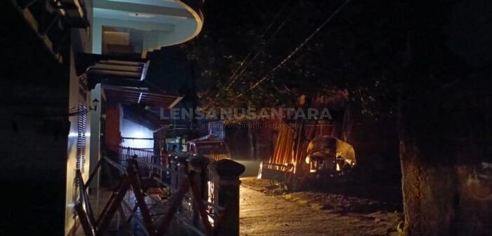 Tower BTS di Jepara Tersambar Petir, Alat listrik dan Elektronik Milik Penduduk Setempat Rusak