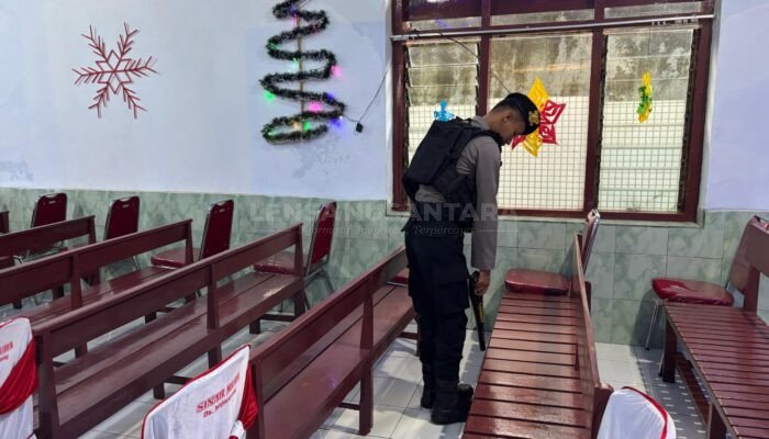 Polres Madiun Pastikan Natal Aman dan Nyaman dengan Sterilisasi Gereja