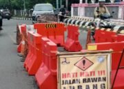 Jembatan Utama Jalan Wahid Hasyim-Pemuda Jepara Jebol, Bahayakan Pengguna Jalan