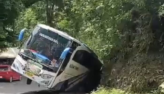 Laka Lantas Bus Pariwisata di Pangandaran