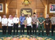 Pj Bupati Sampang Terima SK Perpanjangan Masa Jabatan