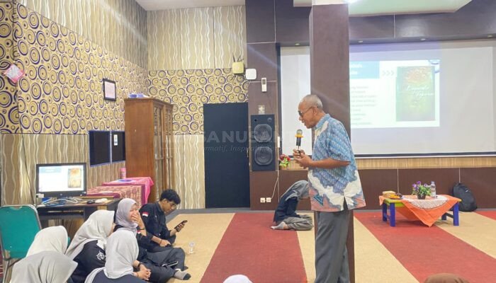 Ajak Mahasiswa dan Pelajar Giat Menulis, Lembaga Pers Mahasiswa BURS@ Unisnu Jepara Gelar Explore Jurnalistik