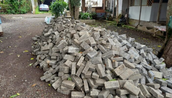 Camat Tenggarang Bondowoso Larang Kades Pekalangan Garap Proyek Paving, Ini Alasannya