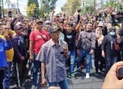 Ribuan Pedagang “Ethek Lawu” Geruduk Pengadilan Negeri Magetan