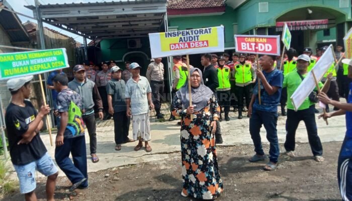 Kades Ramban Kulon Bondowoso Didemo Warga, Pertanyakan Dana Desa