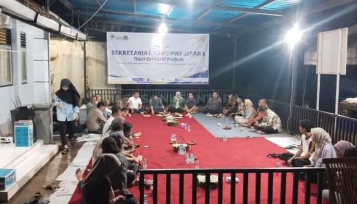 Diskusi Publik Bersama PWI Jepara: 100 Hari Kerja Pertama Bupati dan Wabup Terpilih