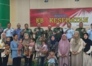 Ster Mabes TNI Gandeng Pemkab Jember Gelar KB Kesehatan Berikan 300 Paket PMT Kepada Ibu Hamil dan Balita