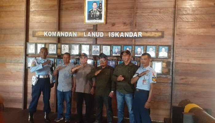 Lanud Iskandar dan Tokoh Kumai Perkuat Silaturahmi Lewat Coffee Morning