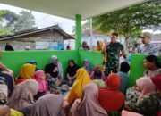 Ibu-Ibu Desa Gunung Sari Antusias! Kasdim 0822 Bondowoso Beri Wawasan Kebangsaan dan Komsos