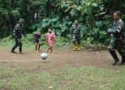 Satgas TMMD Ke-123 Bondowoso Hebohkan Trotosari! TNI Berhenti Kerja, Pilih Main Bola Jelang Buka Puasa!